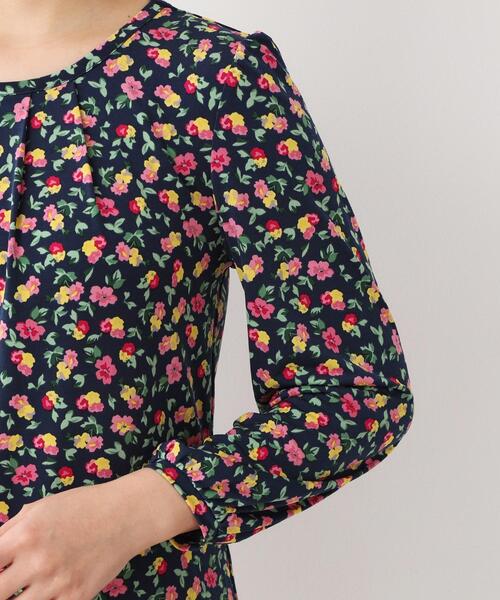 LAURA ASHLEY（ローラアシュレイ）の「【ジャージ素材／洗える／同柄アイテムあり】ポリアンサス柄 プルオーバー（Tシャツ/カットソー・レディース・グレー系5/ネイビー系・40/38）」の5枚目の写真