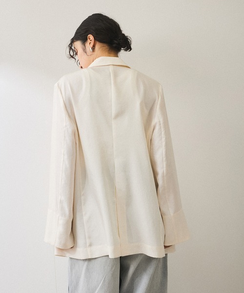 ADAM ET ROPE'(アダムエロペ)の「【サステナブル】ガウンジャケット(テーラードジャケット・レディース・ブラック/オフホワイト・FREE)」の13枚目の写真