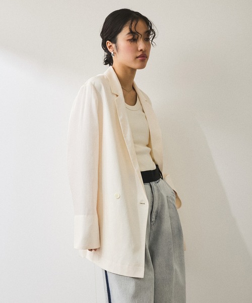 ADAM ET ROPE'(アダムエロペ)の「【サステナブル】ガウンジャケット(テーラードジャケット・レディース・ブラック/オフホワイト・FREE)」の14枚目の写真