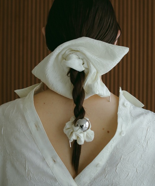 MANOF（マノフ）の「heyep×MANOF Square Medium Scrunchie（シュシュ・レディース・ピンク/アイボリー/ブラック・FREE）」の2枚目の写真