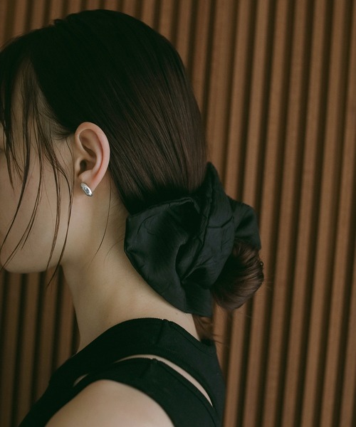 MANOF（マノフ）の「heyep×MANOF Square Medium Scrunchie（シュシュ・レディース・ピンク/アイボリー/ブラック・FREE）」の5枚目の写真