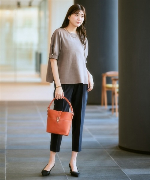 7days Life Styling(セブンデイズライフスタイリング)の「【接触冷感/UVカット】麻調合繊パール調袖タックブラウス(シャツ/ブラウス・レディース・モカ/ネイビー/グリーン/ライトベージュ・S/M/L/LL/3L/4L/5L/6L)」の19枚目の写真