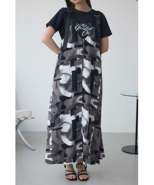 AZUL by moussy(アズールバイマウジー)の「幾何学柄フレアワンピース(ワンピース・レディース・ブラック系その他/グリーン系その他・FREE)」の1枚目の写真