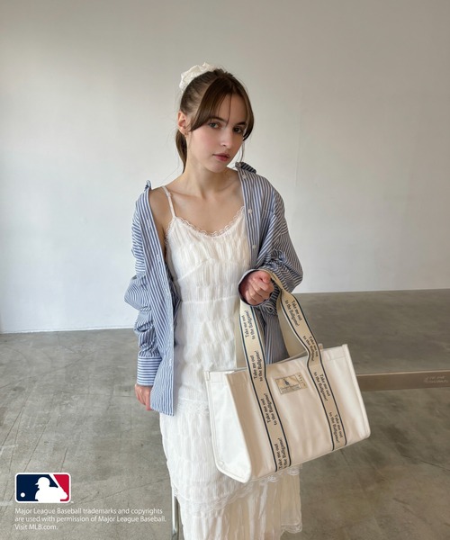 my twilight（マイトワイライト）の「【MLB】テープロゴ キャンバストートバッグ（トートバッグ・レディース・ネイビー/ブルー/レッド・FREE）」の19枚目の写真
