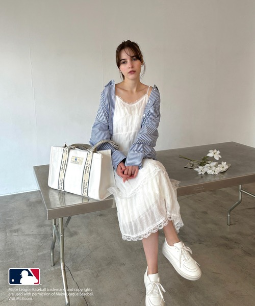 my twilight（マイトワイライト）の「【MLB】テープロゴ キャンバストートバッグ（トートバッグ・レディース・ネイビー/ブルー/レッド・FREE）」の12枚目の写真