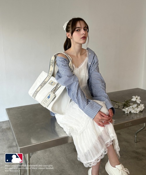 my twilight（マイトワイライト）の「【MLB】テープロゴ キャンバストートバッグ（トートバッグ・レディース・ネイビー/ブルー/レッド・FREE）」の16枚目の写真