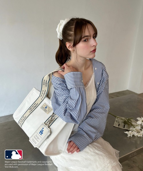 my twilight（マイトワイライト）の「【MLB】テープロゴ キャンバストートバッグ（トートバッグ・レディース・ネイビー/ブルー/レッド・FREE）」の13枚目の写真