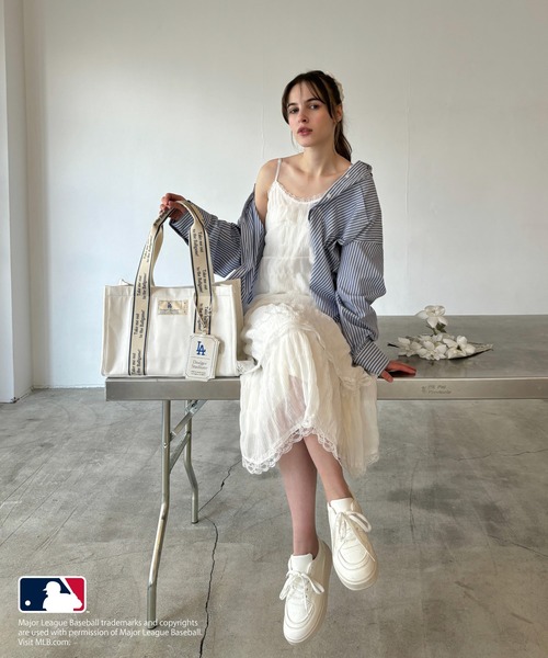 my twilight（マイトワイライト）の「【MLB】テープロゴ キャンバストートバッグ（トートバッグ・レディース・ネイビー/ブルー/レッド・FREE）」の11枚目の写真