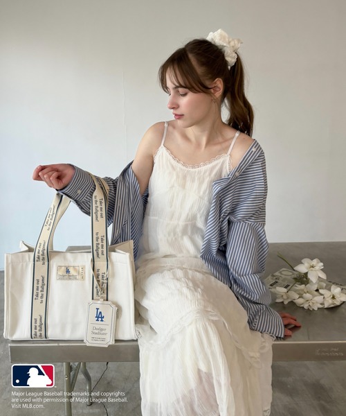 my twilight（マイトワイライト）の「【MLB】テープロゴ キャンバストートバッグ（トートバッグ・レディース・ネイビー/ブルー/レッド・FREE）」の10枚目の写真