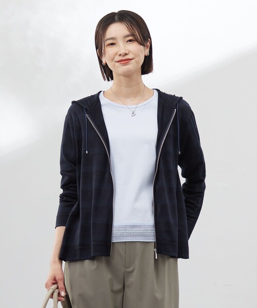 J.PRESS(ジェイプレス)の「【洗える】シアーライトパーカー(パーカー・レディース・ホワイト系/ネイビー系/ベージュ系/サックスブルー系・MEDIUM/LARGE)」の4枚目の写真