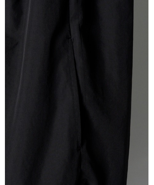 RUMCHE（ラムシェ）の「Sleeveless Gathered Dress / ノースリーブギャザードレス（ワンピース・レディース・ブラック/ホワイト/レッド・SMALL/MEDIUM）」の12枚目の写真