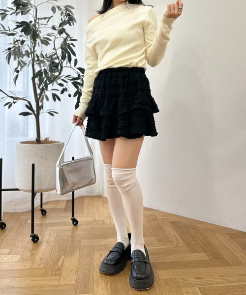 mebole(メボレ)の「feminineワンショルダートップ(ニット/セーター・レディース・ピンク/ブラック/アイボリー/ブルー・FREE)」の5枚目の写真