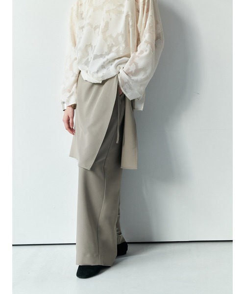 Brown&Street(ブラウンアンドストリート)の「ラップレイヤードワイドパンツ(その他パンツ・レディース・ブラック/グレイッシュベージュ・FREE/L~LL)」の4枚目の写真