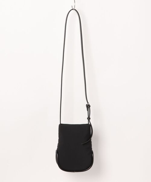 ADD CULUMN（アドカラム）の「ROLLA POCHETTE FABRIC バッグ（ショルダーバッグ・レディース・ブラック/グレイッシュベージュ・FREE）」の17枚目の写真