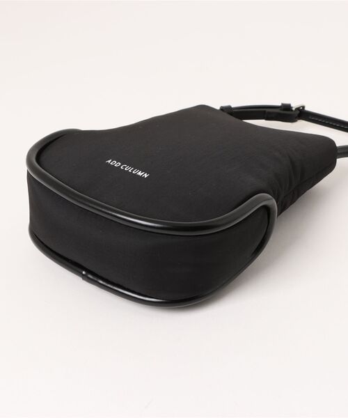 ADD CULUMN（アドカラム）の「ROLLA POCHETTE FABRIC バッグ（ショルダーバッグ・レディース・ブラック/グレイッシュベージュ・FREE）」の18枚目の写真