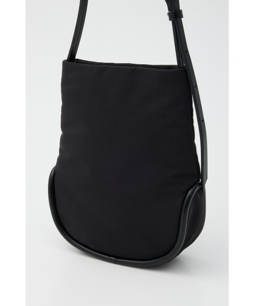 ADD CULUMN（アドカラム）の「ROLLA POCHETTE FABRIC バッグ（ショルダーバッグ・レディース・ブラック/グレイッシュベージュ・FREE）」の5枚目の写真