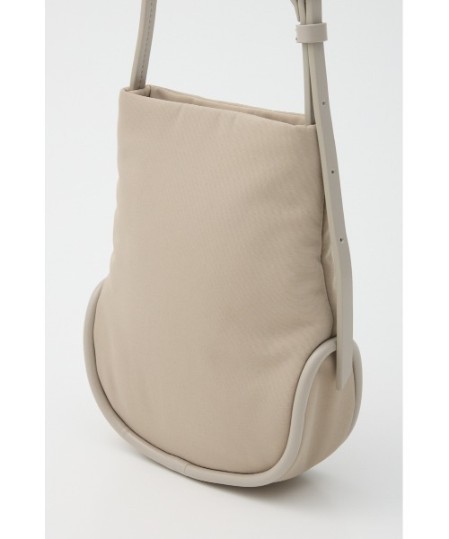 ADD CULUMN（アドカラム）の「ROLLA POCHETTE FABRIC バッグ（ショルダーバッグ・レディース・ブラック/グレイッシュベージュ・FREE）」の12枚目の写真