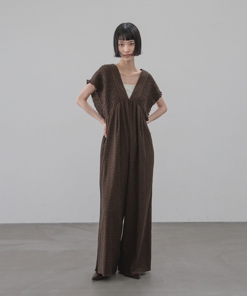 LOWRYS FARM（ローリーズファーム）の「ヨウリュウシャーリングサロペット 289959（サロペット/オーバーオール・レディース・ブラック/アイボリー/ブラウン/ブルー/チャコールグレー/ベージュ/ドット/ブラウン系その他6/ベージュ系その他5/ベージュ系その他・MEDIUM/SMALL/LARGE）」の6枚目の写真