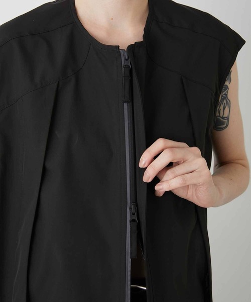 LA PEAU DE GEM】TECH Padded Vest