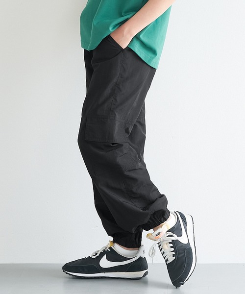 coca(coca)(コカ)の「キッズ ワッシャーナイロンパラシュートパンツ(カーゴパンツ・キッズ・ブラック/グレー・120/130/140/150)」の1枚目の写真