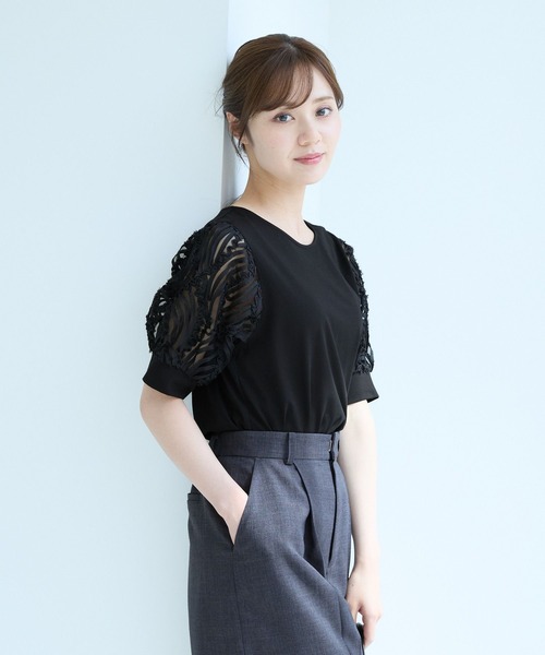 Andemiu（アンデミュウ）の「コードレーススリーブカットソー498170（Tシャツ/カットソー・レディース・オフホワイト/ブラック・FREE）」の14枚目の写真