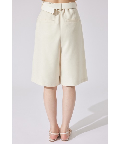 rienda（リエンダ）の「【AKB48千葉恵里さん着用】ベルト付きハーフパンツ セットアップ 夏服（スラックス・レディース・アイボリー/ブラウン・SMALL/MEDIUM）」の10枚目の写真