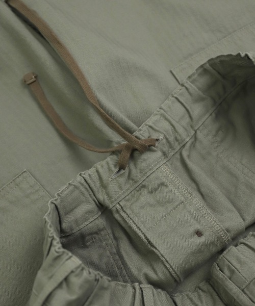 OMNIGOD（オムニゴッド）の「[OMNIGOD womens / オムニゴッド] ヘリンボーン イージーベイカーパンツ（その他パンツ・レディース・オリーブ・1/0）」の3枚目の写真