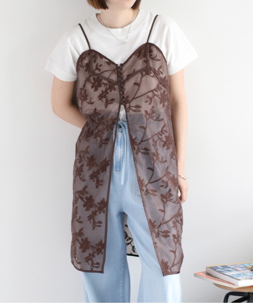 cepo(セポ)の「〈セットアップ対応〉フラワー刺繍キャミワンピース(ワンピース・レディース・オフホワイト/ブラウン・M)」の2枚目の写真