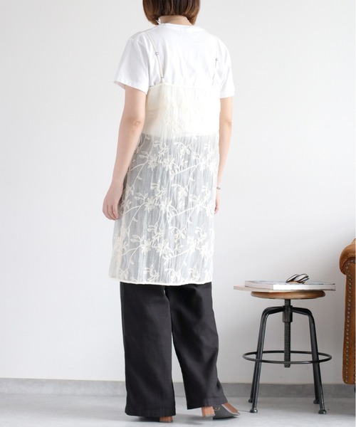 cepo(セポ)の「〈セットアップ対応〉フラワー刺繍キャミワンピース(ワンピース・レディース・オフホワイト/ブラウン・M)」の8枚目の写真