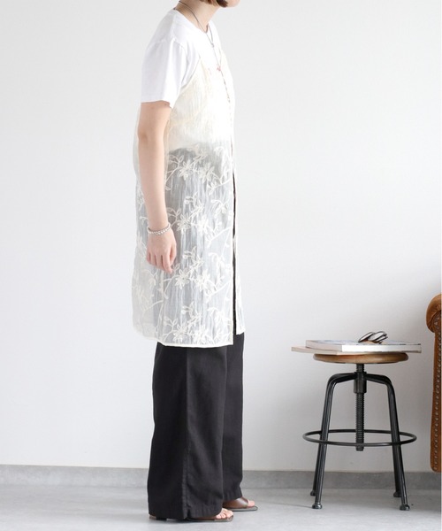 cepo(セポ)の「〈セットアップ対応〉フラワー刺繍キャミワンピース(ワンピース・レディース・オフホワイト/ブラウン・M)」の9枚目の写真