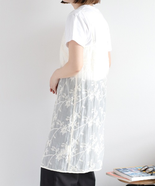 cepo(セポ)の「〈セットアップ対応〉フラワー刺繍キャミワンピース(ワンピース・レディース・オフホワイト/ブラウン・M)」の15枚目の写真