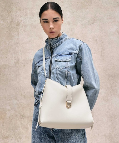 CHARLES & KEITH◆Gabine レザーベルトホーボーバッグ◆送料込 CHARLES & KEITH Gabine ガビーヌ レザーベルトホーボーバッグ