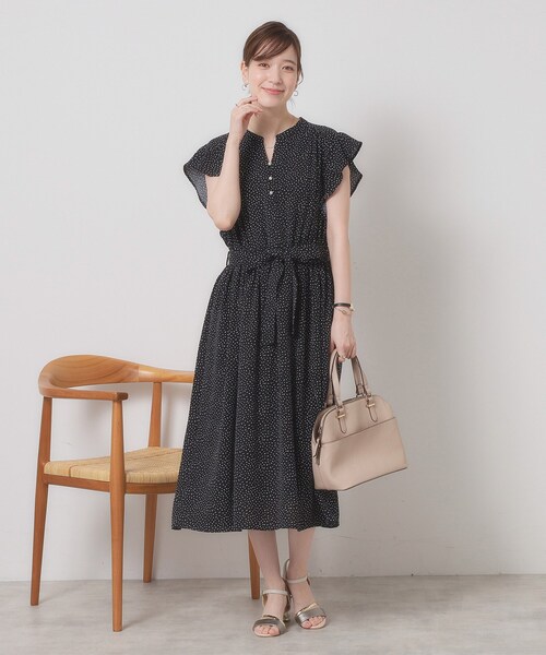 ITS'DEMO(イッツデモ)の「【手洗い可】フリル袖ブラウジングワンピース(ワンピース・レディース・サックスブルー/ブラック系/ホワイト系3/ネイビー・00)」の22枚目の写真