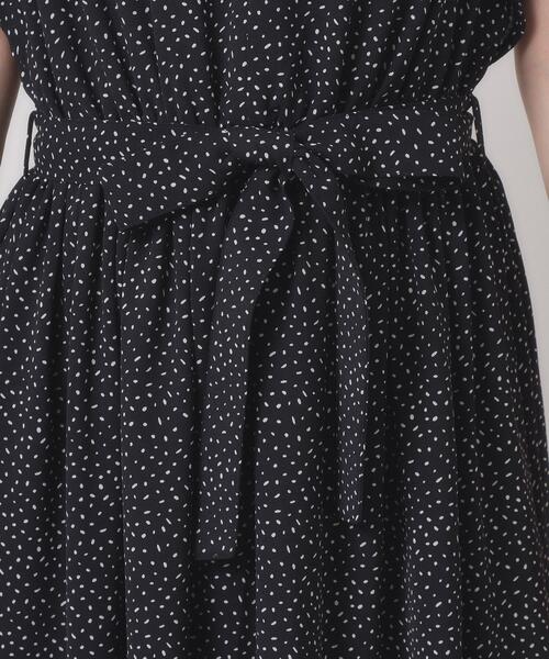 ITS'DEMO(イッツデモ)の「【手洗い可】フリル袖ブラウジングワンピース(ワンピース・レディース・サックスブルー/ブラック系/ホワイト系3/ネイビー・00)」の8枚目の写真