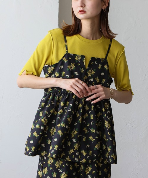 VitaFelice(ヴィータフェリーチェ)の「小花柄キャミビスチェトップス/ペプラムデザイン(キャミソール・レディース・ブラック/ベージュ/ネイビー・FREE)」の2枚目の写真