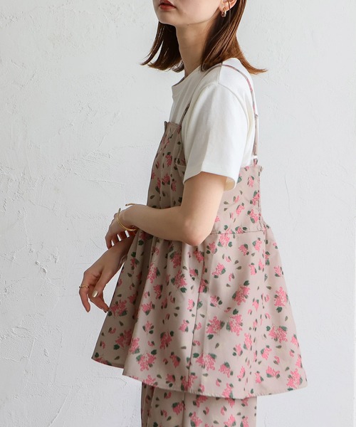 VitaFelice(ヴィータフェリーチェ)の「小花柄キャミビスチェトップス/ペプラムデザイン(キャミソール・レディース・ブラック/ベージュ/ネイビー・FREE)」の12枚目の写真
