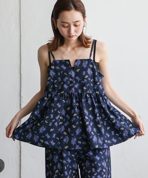 VitaFelice(ヴィータフェリーチェ)の「小花柄キャミビスチェトップス/ペプラムデザイン(キャミソール・レディース・ブラック/ベージュ/ネイビー・FREE)」の18枚目の写真