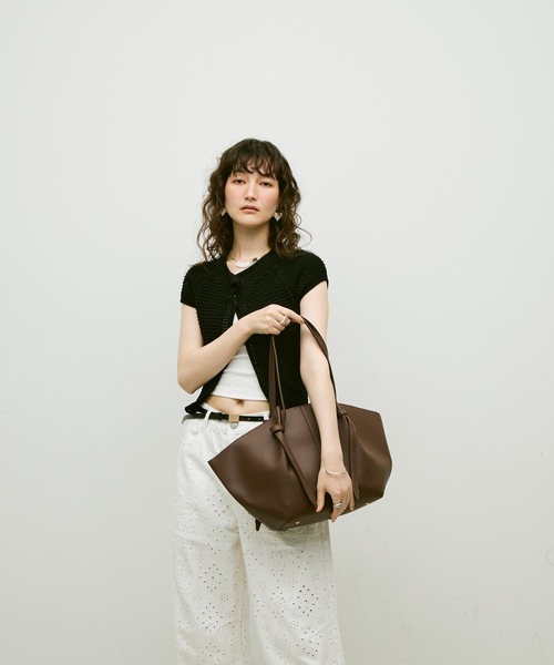 Lutim by u(ルチバイユー)の「Diamond tote bag / ダイアモンドトートバック(トートバッグ・レディース・アイボリー/ブラック/ブラウン・FREE)」の15枚目の写真