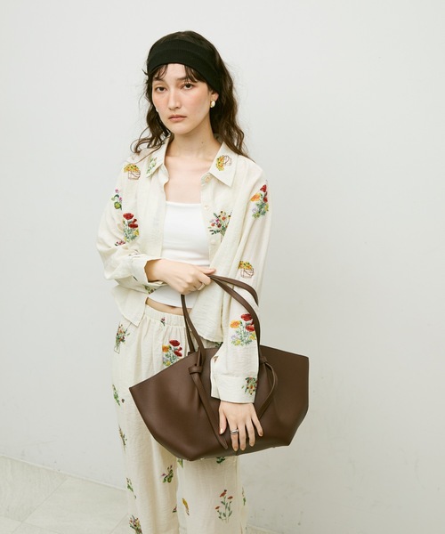 Lutim by u(ルチバイユー)の「Diamond tote bag / ダイアモンドトートバック(トートバッグ・レディース・アイボリー/ブラック/ブラウン・FREE)」の19枚目の写真