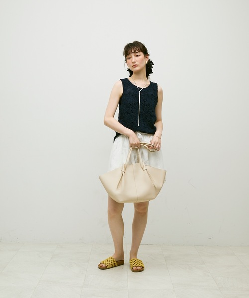 Lutim by u(ルチバイユー)の「Diamond tote bag / ダイアモンドトートバック(トートバッグ・レディース・アイボリー/ブラック/ブラウン・FREE)」の6枚目の写真