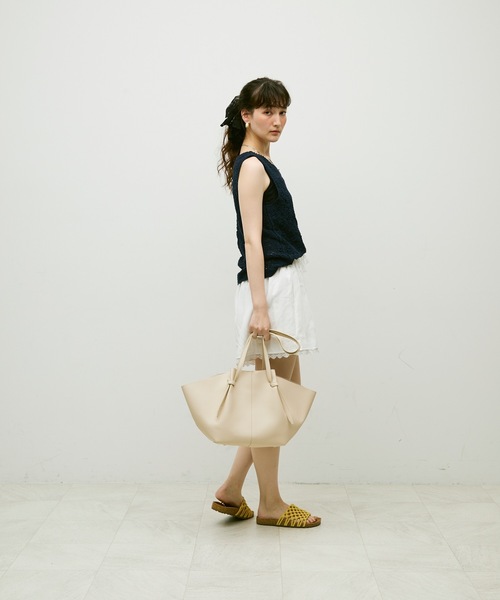 Lutim by u(ルチバイユー)の「Diamond tote bag / ダイアモンドトートバック(トートバッグ・レディース・アイボリー/ブラック/ブラウン・FREE)」の7枚目の写真