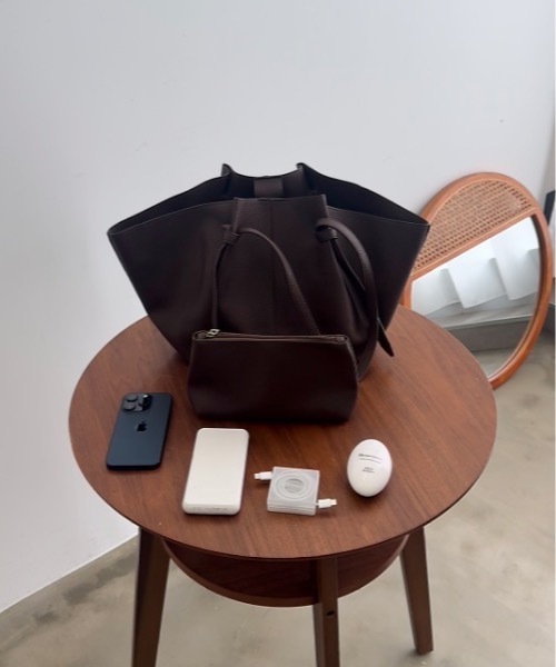 Lutim by u(ルチバイユー)の「Diamond tote bag / ダイアモンドトートバック(トートバッグ・レディース・アイボリー/ブラック/ブラウン・FREE)」の21枚目の写真