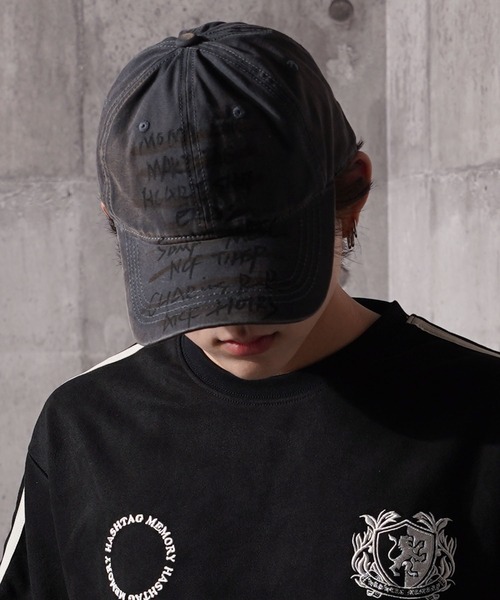 1111clothing(ワンフォークロージング)の「ヴィンテージ メッセージロゴ カーブキャップ / Vintage Message Logo Curved Cap(キャップ・メンズ・ブラック/チャコールグレー/ベージュ・FREE)」の1枚目の写真
