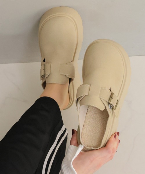 VIVIAN（ヴィヴィアン）の「もこもこボア中敷き厚底ベルトデザインサボサンダル（その他シューズ・レディース・キャメル/ベージュ・LL/L/M/S）」の5枚目の写真