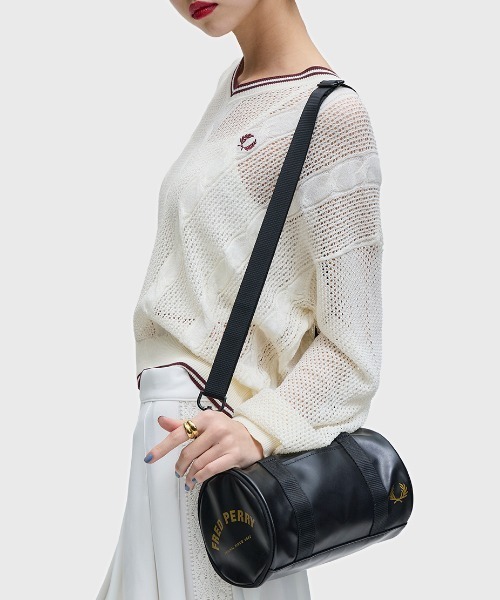 FRED PERRY（フレッドペリー）の「Tumbled Leather Side Bag