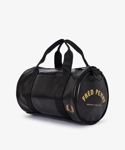 FRED PERRY（フレッドペリー）の「Tonal Classic Mini Barrel Bag／トーナルクラシックミニバレルバッグ（ショルダーバッグ・メンズ・ブラック・ONE SIZE）」の5枚目の写真