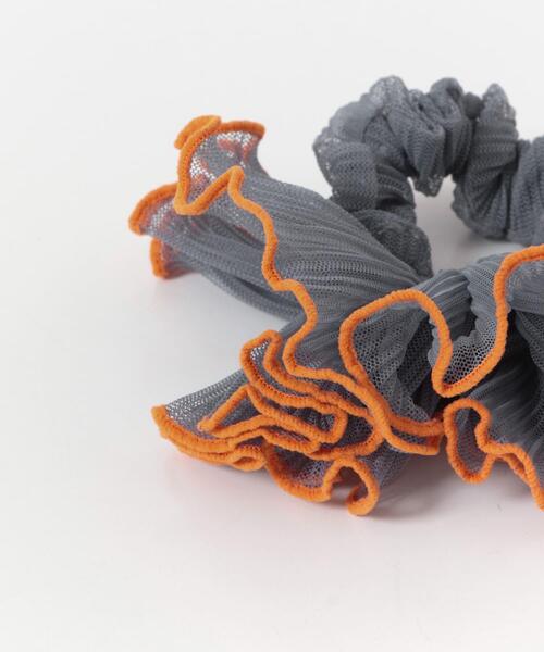 SMELLY(スメリー)の「バイカラーシアーフリルシュシュ(シュシュ・レディース・グレー・-)」の8枚目の写真