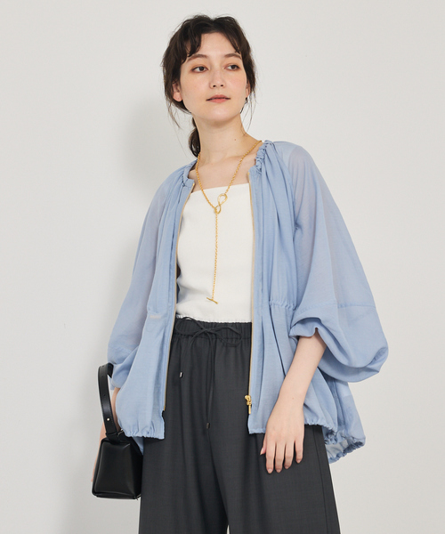 qualite(カリテ)の「【夏の羽織りアイテム◎】ラウンドスリーブギャザーブルゾン/シアー/パフスリーブ/サマージャケット(ブルゾン・レディース・オフホワイト/ブルー/カーキ・フリー)」の3枚目の写真