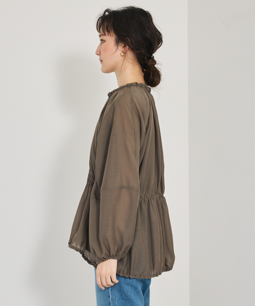 qualite(カリテ)の「【夏の羽織りアイテム◎】ラウンドスリーブギャザーブルゾン/シアー/パフスリーブ/サマージャケット(ブルゾン・レディース・オフホワイト/ブルー/カーキ・フリー)」の15枚目の写真