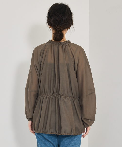 qualite(カリテ)の「【夏の羽織りアイテム◎】ラウンドスリーブギャザーブルゾン/シアー/パフスリーブ/サマージャケット(ブルゾン・レディース・オフホワイト/ブルー/カーキ・フリー)」の16枚目の写真